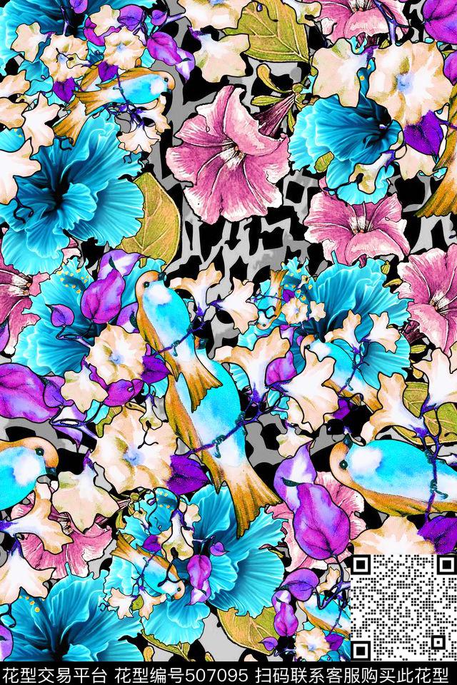 豹纹底加花卉组 - 507095 - 豹纹复古 定位花 羽绒服 - 数码印花花型 － 女装花型设计 － 瓦栏