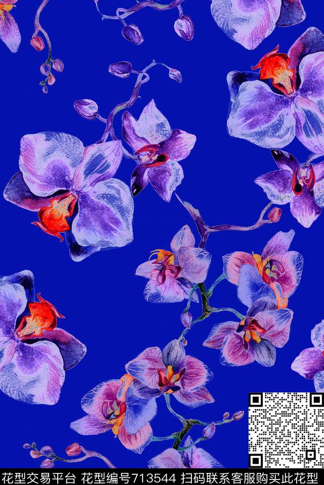 宝蓝紫色洛兰手绘花卉.jpg - 713544 - 宝蓝 紫色 洛兰 - 数码印花花型 － 女装花型设计 － 瓦栏