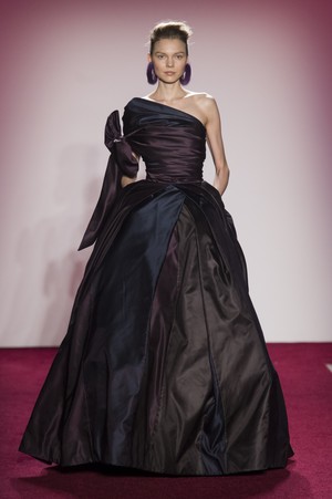 25_Naeem_Khan_original_nkh_ny_aw17_049.jpg