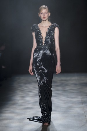 32_Marchesa_original_mhs_ny_aw17_095.jpg