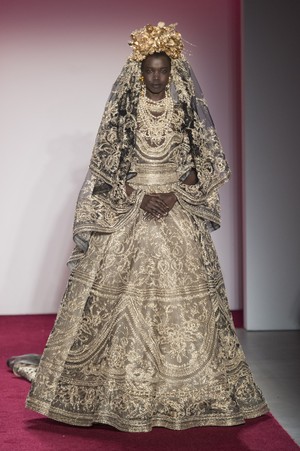 39_Naeem_Khan_original_nkh_ny_aw17_077.jpg
