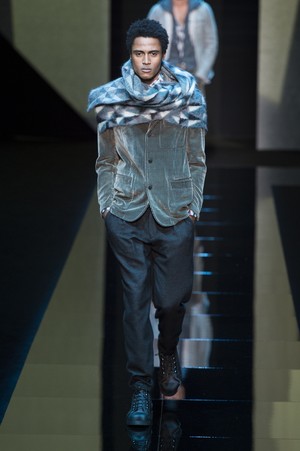 16_Giorgio_Armani_original_arm_mln_aw17_048.jpg