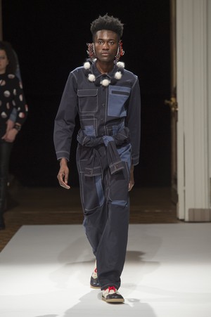 12_Henrik_Vibskov_original_vbk_aw17_029.jpg