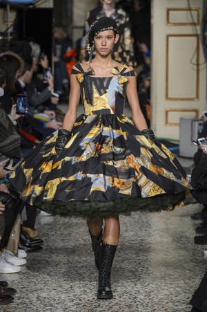 54_Moschino_original_mos_mln_aw17_161.jpg