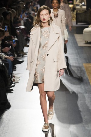 36_Badgley_Mischka_original_mch_ny_aw17_106.jpg