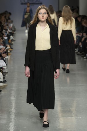 105_Central_Saint_Martins_original_ccsm_ldn_aw17_209.jpg