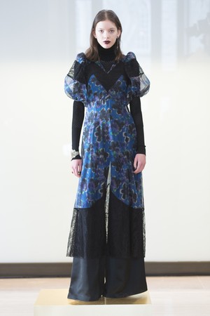 15_Jill_Stuart_original_stu_ny_aw17_44.jpg