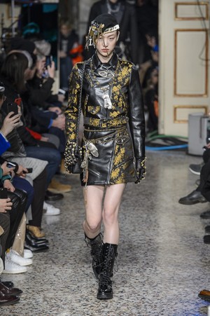 50_Moschino_original_mos_mln_aw17_149.jpg