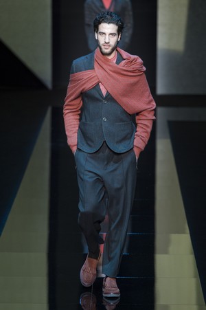 06_Giorgio_Armani_original_arm_mln_aw17_018.jpg