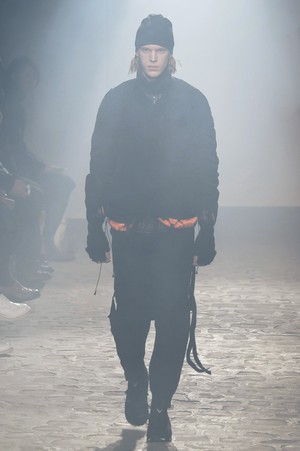 11_White_Mountaineering_original_wmnt_aw17_021.jpg