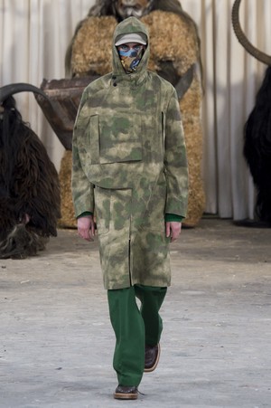 31_Walter_Van_Beirendonck_original_nck_prs_aw17_061.jpg
