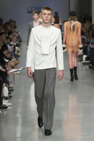 014_Central_Saint_Martins_original_ccsm_ldn_aw17_027.jpg