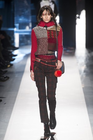 33_Desigual_original_dgl_ny_aw17_065.jpg