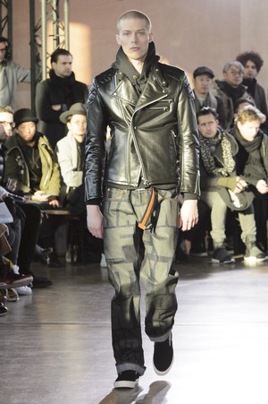 13_Junya_Watanabe_original_wat_aw17_037.jpg