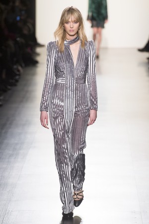 13_Tadashi_Shoji_original_tds_ny_aw17_026.jpg