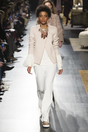 37_Badgley_Mischka_original_mch_ny_aw17_108.jpg