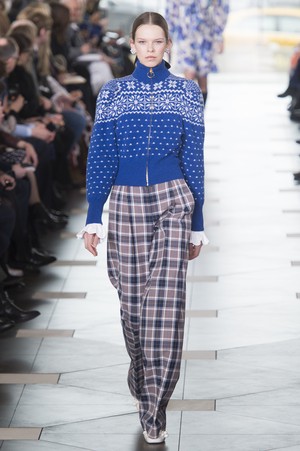 09_Tory_Burch_original_tbr_ny_aw17_027.jpg