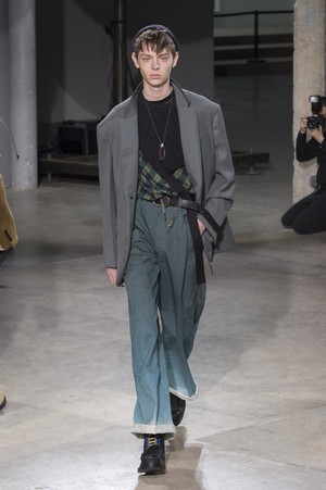 27_Lanvin_original_lvn_prs_aw17_079.jpg