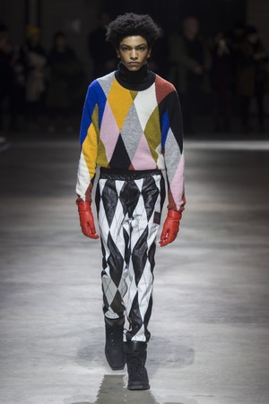 26_Kenzo_original_knz_prs_aw17_077.jpg