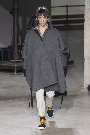 10_Lanvin_original_lvn_prs_aw17_028.jpg