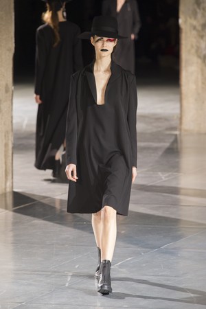 42_Yohji_Yamamoto_original_yam_prs_aw17_124.jpg