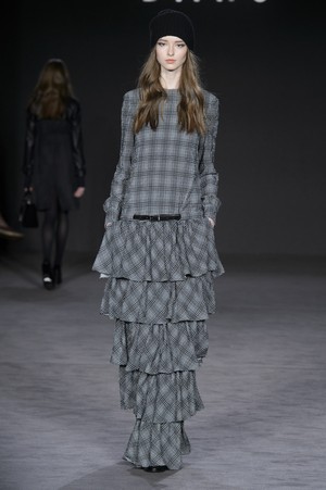 31_Daks_original_dkx_ldn_aw17062.jpg