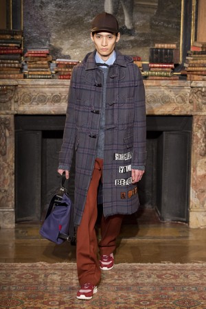 36_Valentino_original_val_prs_aw17_106.jpg