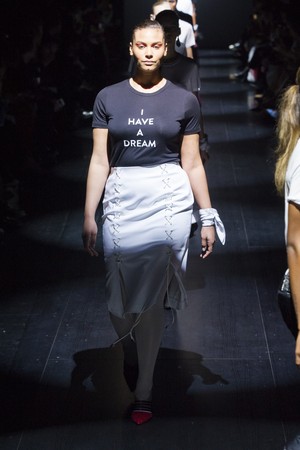 63_Prabal_Gurung_original_pgg_ny_aw17_137.jpg