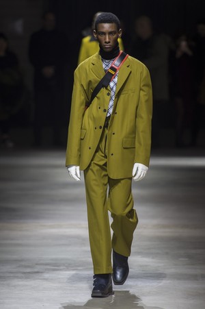35_Kenzo_original_knz_prs_aw17_105.jpg