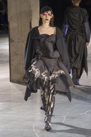 36_Yohji_Yamamoto_original_yam_prs_aw17_106.jpg