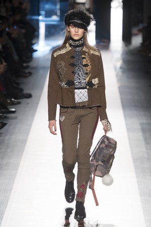 08_Desigual_original_dgl_ny_aw17_015.jpg