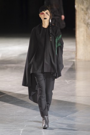 09_Yohji_Yamamoto_original_yam_prs_aw17_025.jpg