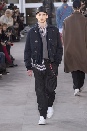 16_Louis_Vuitton_original_vui_prs_aw17_047.jpg