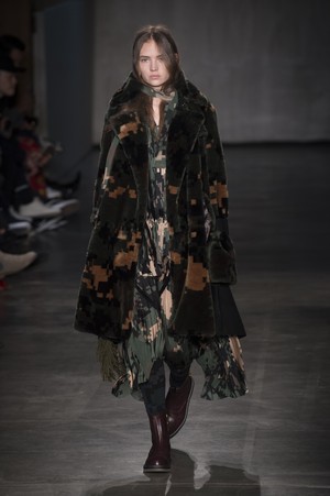 13_Sacai_original_sac_aw17_025.jpg