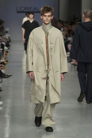 079_Central_Saint_Martins_original_ccsm_ldn_aw17_157.jpg