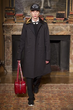 43_Valentino_original_val_prs_aw17_127.jpg