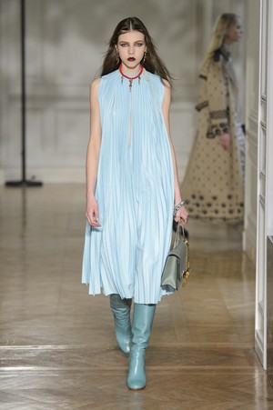 10_Valentino_original_val_prs_aw17_028.jpg