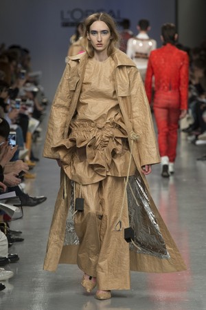 065_Central_Saint_Martins_original_ccsm_ldn_aw17_129.jpg