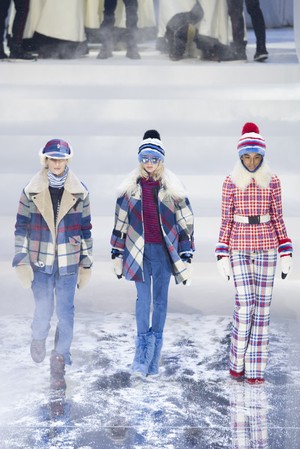 14_Moncler_Grenoble_original_mncg_ny_aw17_049.jpg