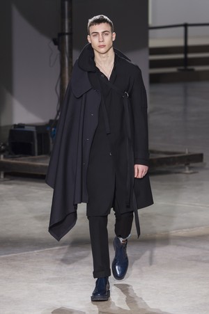 05_Lanvin_original_lvn_prs_aw17_013.jpg
