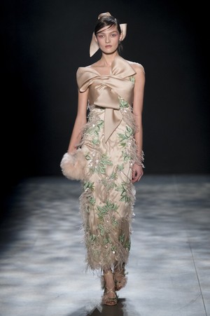 09_Marchesa_original_mhs_ny_aw17_026.jpg