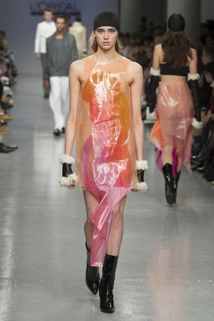 012_Central_Saint_Martins_original_ccsm_ldn_aw17_023.jpg