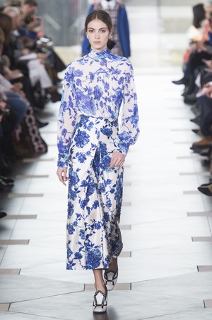11_Tory_Burch_original_tbr_ny_aw17_033.jpg
