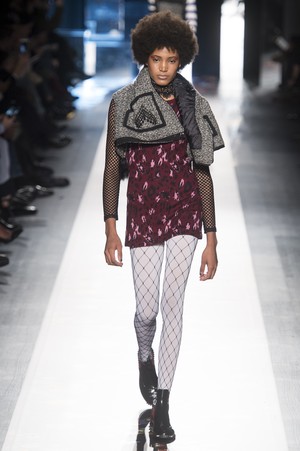 23_Desigual_original_dgl_ny_aw17_045.jpg