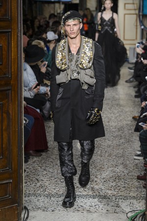 46_Moschino_original_mos_mln_aw17_138.jpg