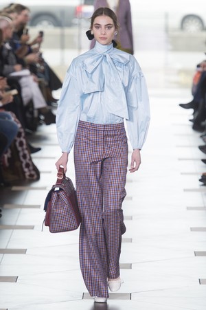 16_Tory_Burch_original_tbr_ny_aw17_048.jpg