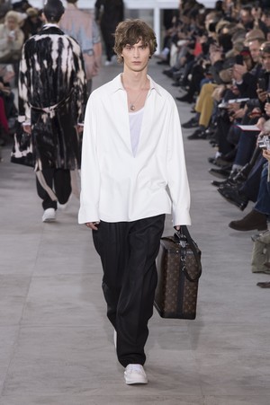 37_Louis_Vuitton_original_vui_prs_aw17_110.jpg