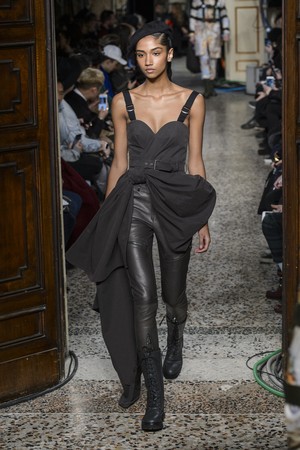 65_Moschino_original_mos_mln_aw17_194.jpg