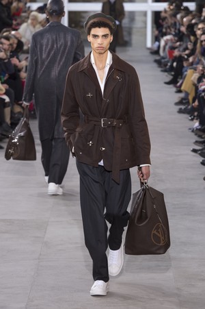 21_Louis_Vuitton_original_vui_prs_aw17_062.jpg