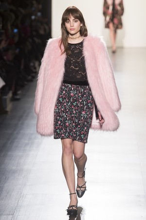 03_Tadashi_Shoji_original_tds_ny_aw17_006.jpg